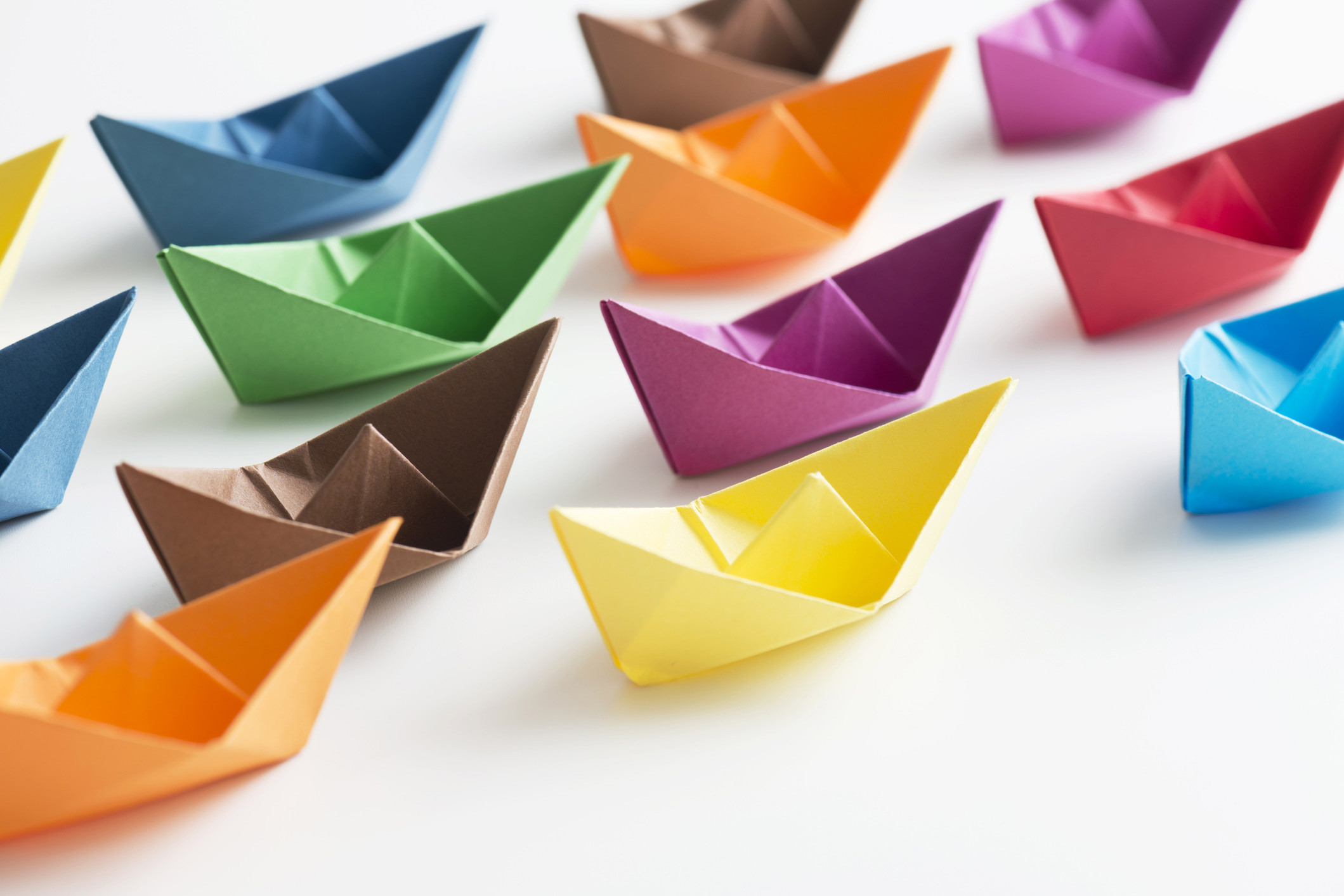 entity selection with various colors of paper boat