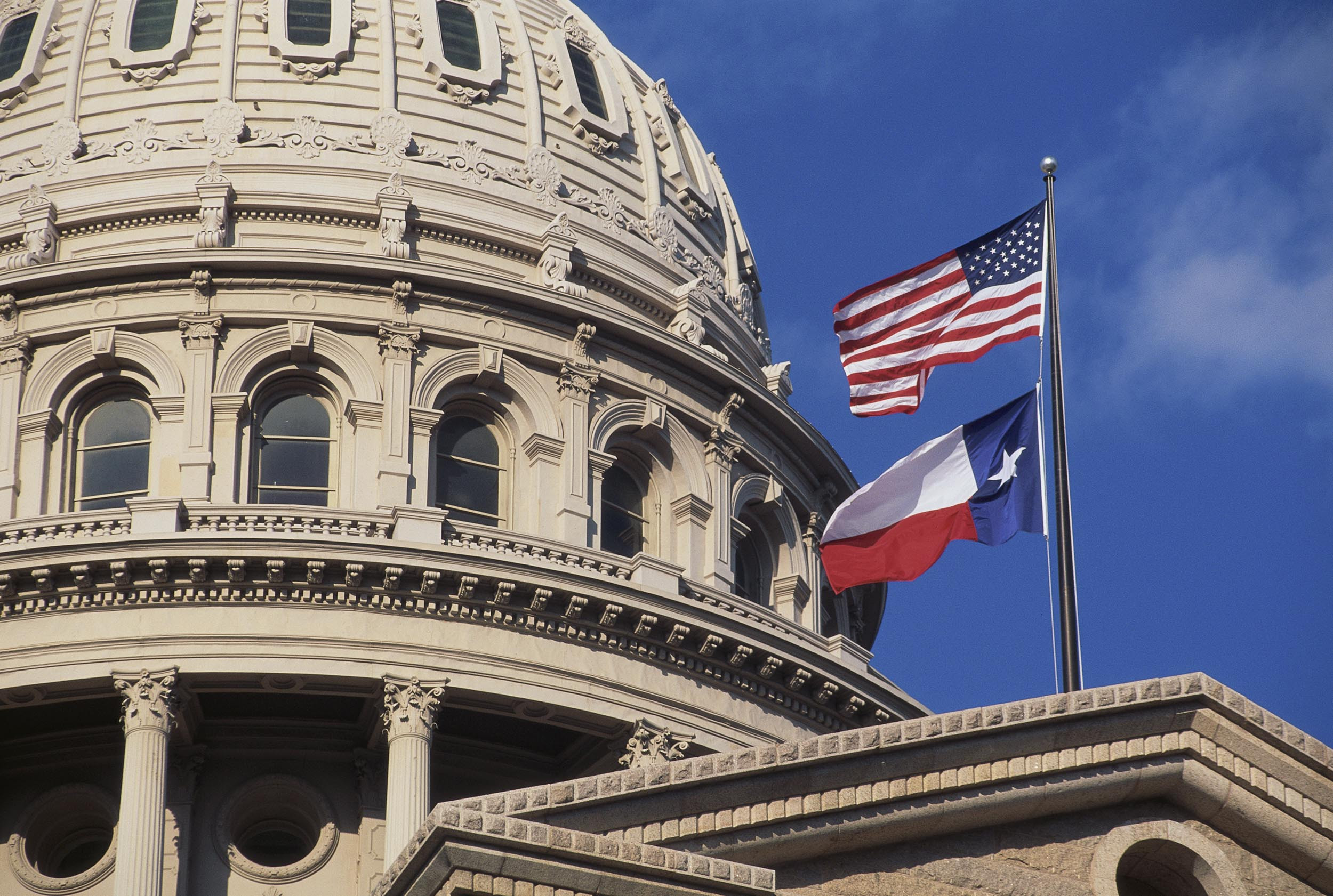 flags to flying at court in texas