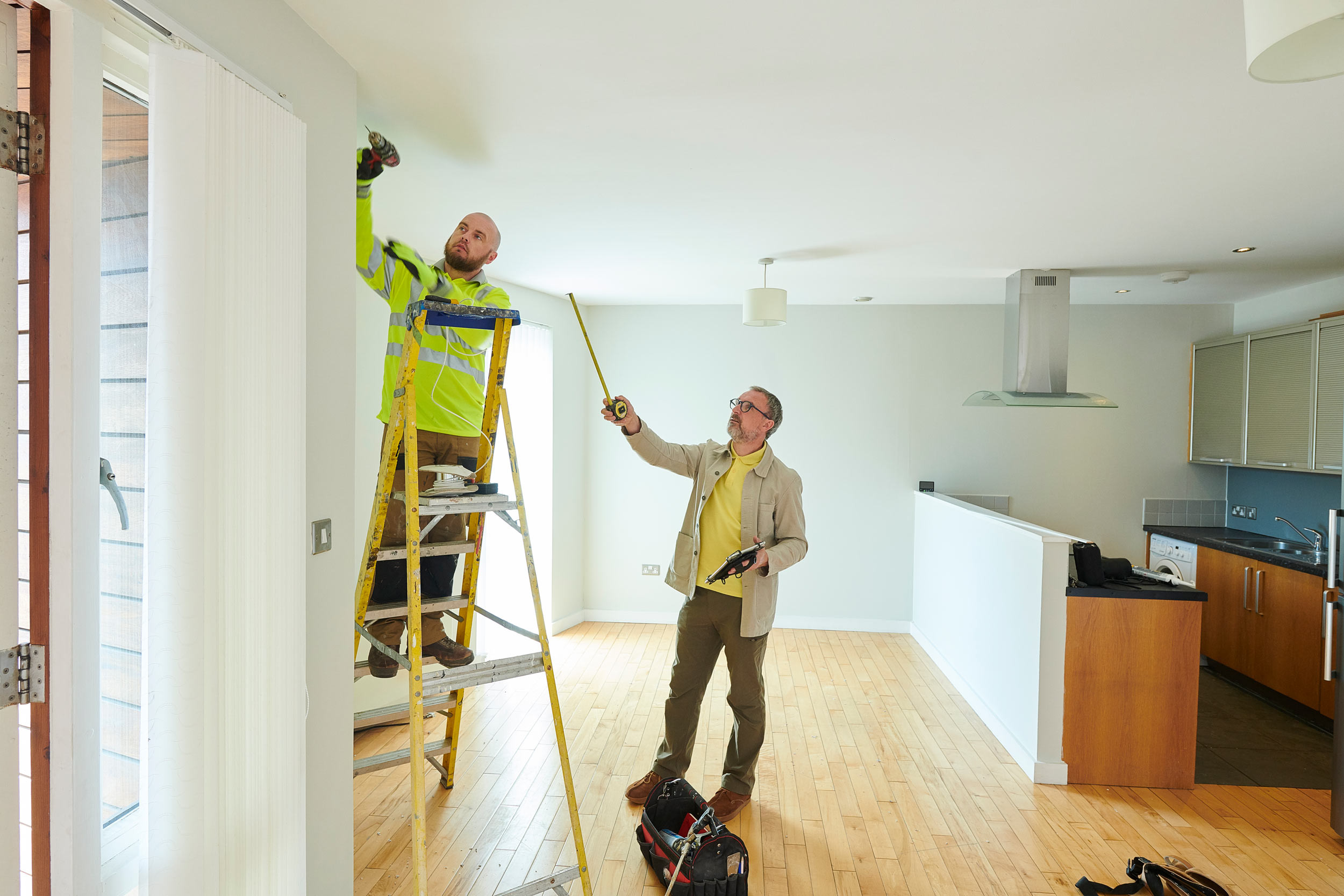 landlord and contractor doing reparations